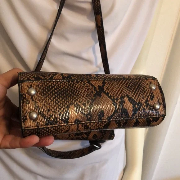 Snake Skin Style Crossbody bag. Very cute bag that fits the essentials. - Picture 6 of 6